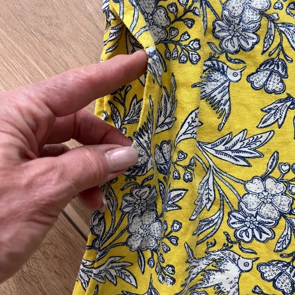 🆕 Universal Thread 🦩 Women’s Yellow printed shorts Sz:Small - Picture 4 of 6